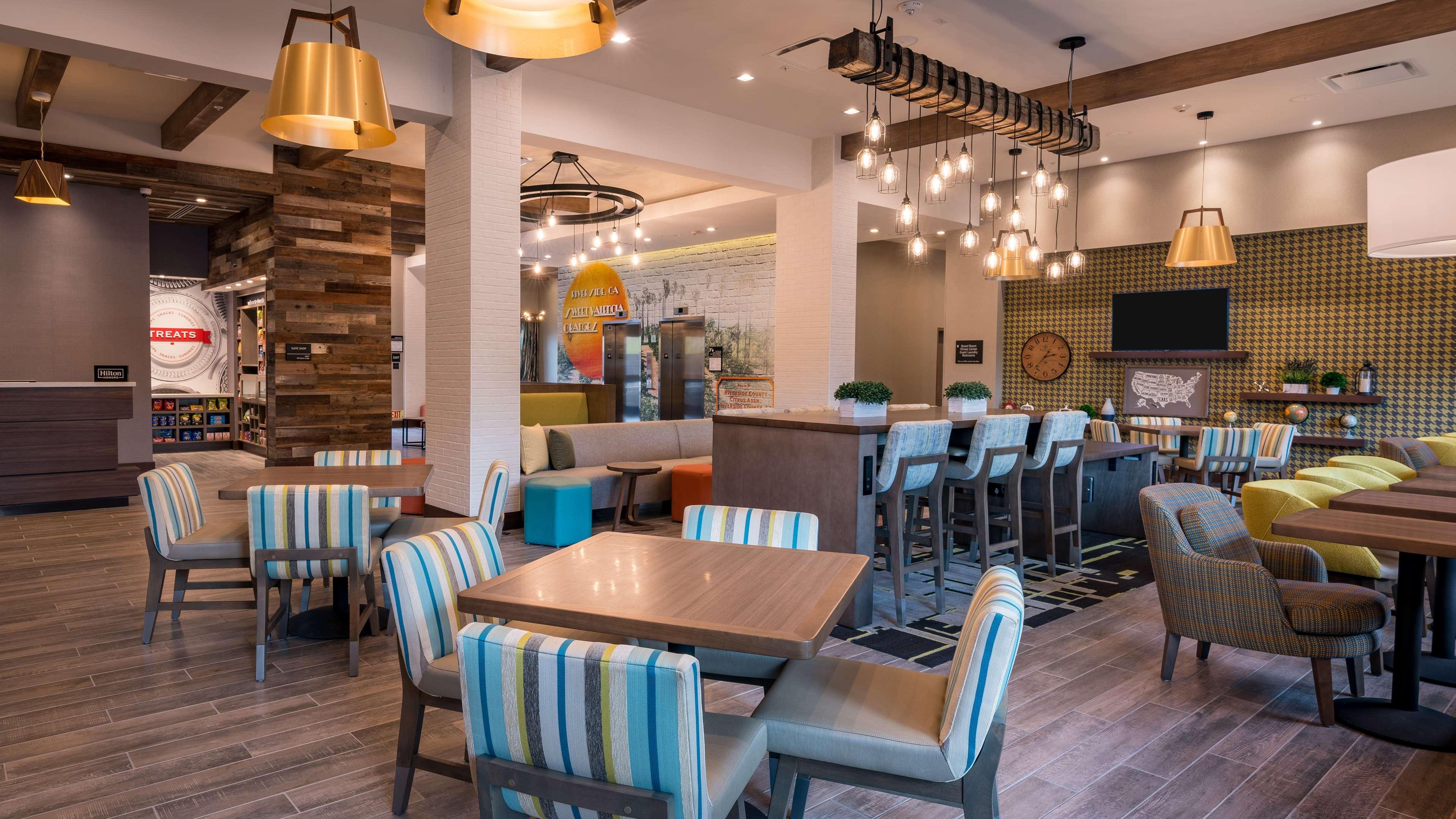 Hampton Inn Riverside Downtown Bagian luar foto
